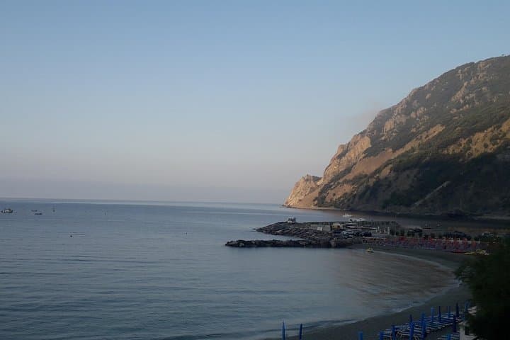 Paddleboarding Cinque Terre: SUP Tours from Monterosso to Hidden Coves photo 4