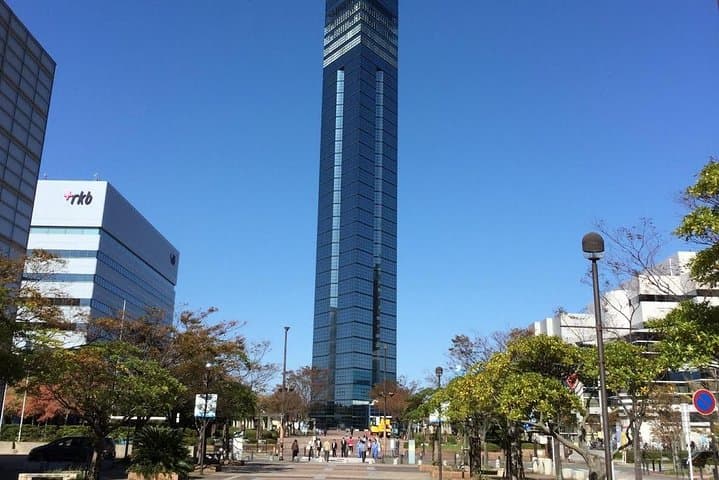 Fukuoka City Walking & Public Transport Sightseeing Tour — Tenjin to Momochi photo 3