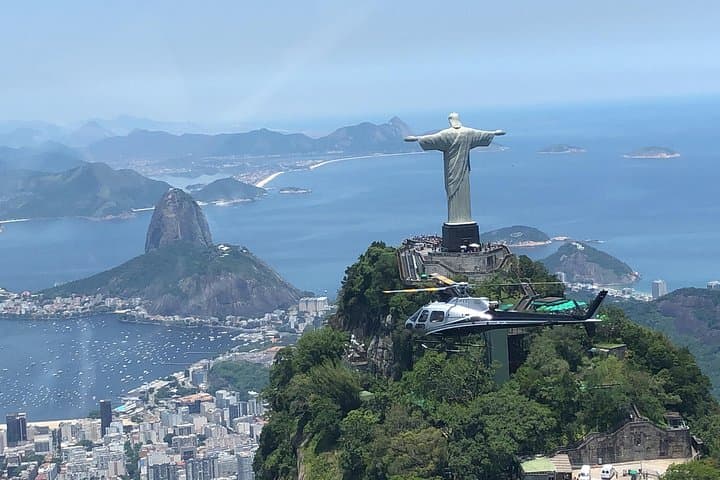 Rio Helicopter Panorama: Private Flight Over Christ the Redeemer & Sugarloaf (4-Person) photo 1