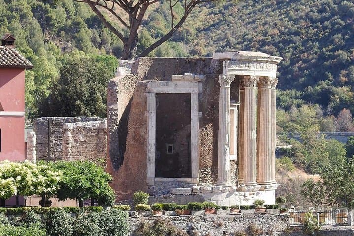 Tivoli Luxury Day Trip: Private Tour to Hadrian's Villa & Villa d'Este photo 4