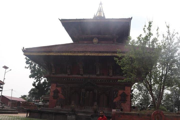 Nagarkot Sunrise Hike to Changu Narayan — Everest Views & Cultural Descent photo 3