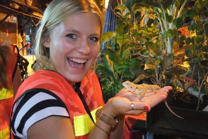 bangkok-hidden-paths-night-biking-tour-street-food photo 5