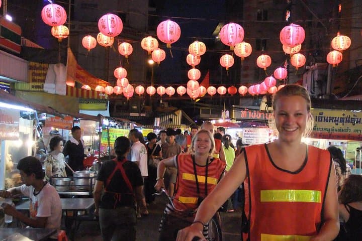 bangkok-hidden-paths-night-biking-tour-street-food