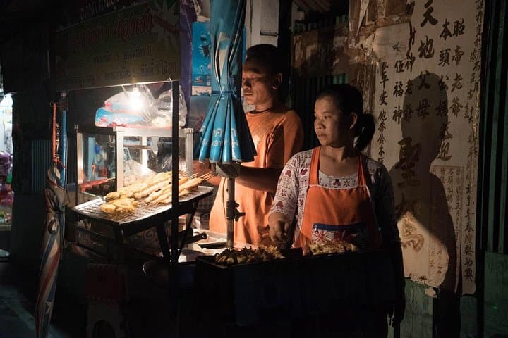 bangkok-hidden-paths-night-biking-tour-street-food photo 2