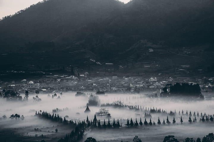 Sikunir Sunrise and Dieng Plateau: Sunrise Hike & Temple Tour from Yogyakarta photo 4
