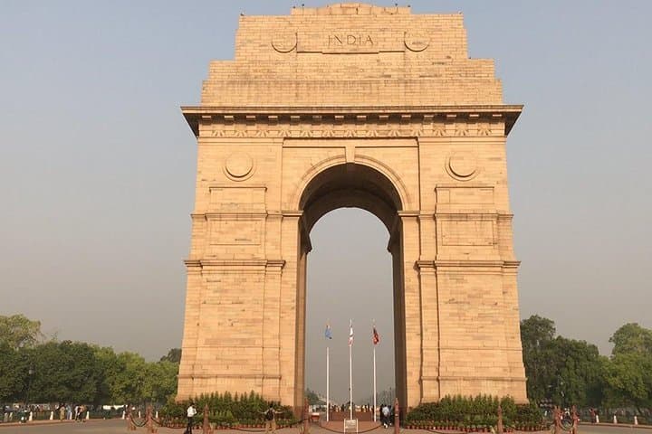 Delhi Local Private Day Tour: India Gate, Qutb Minar & Red Fort in One Day photo 1