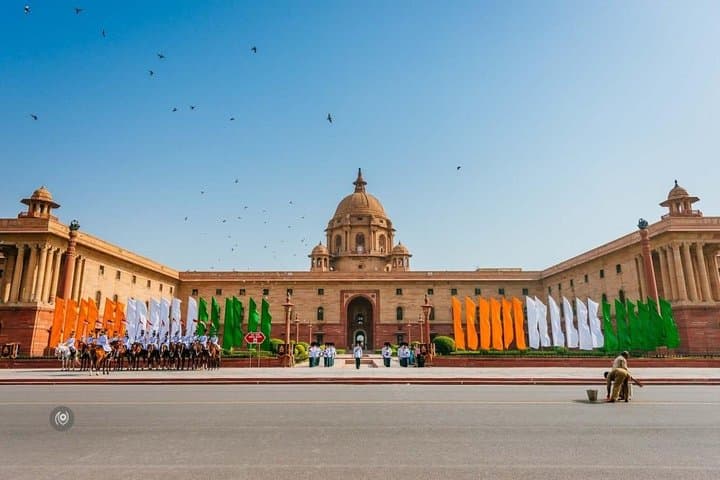 Delhi Local Private Day Tour: India Gate, Qutb Minar & Red Fort in One Day photo 2