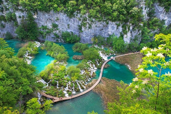 Private Day Trip to Plitvice Lakes from Dubrovnik — Full-Day Park Tour