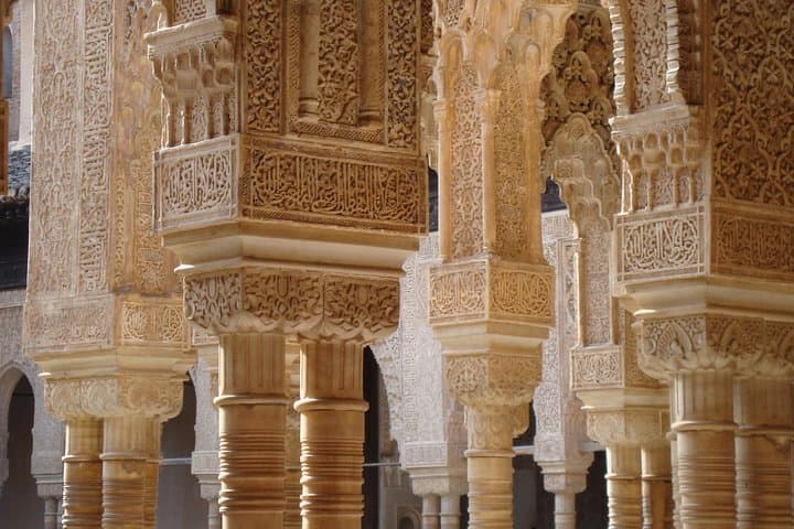 Alhambra and Albaycin Private Tour — Skip‑the‑Line Guided Walk in Granada photo 2
