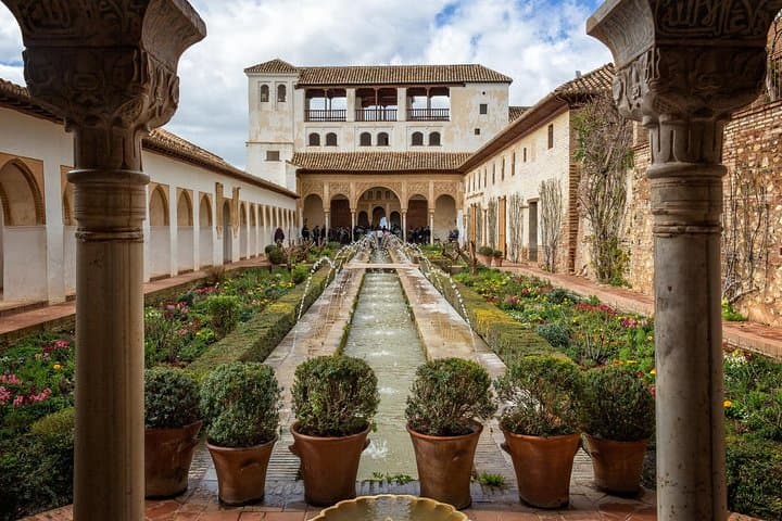 Alhambra and Albaycin Private Tour — Skip‑the‑Line Guided Walk in Granada photo 6