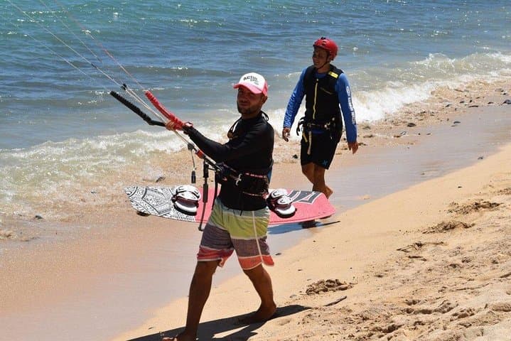Kiteboarding Lessons at Kanaha Beach: 2.5-Hour Private Session in Kahului photo 3