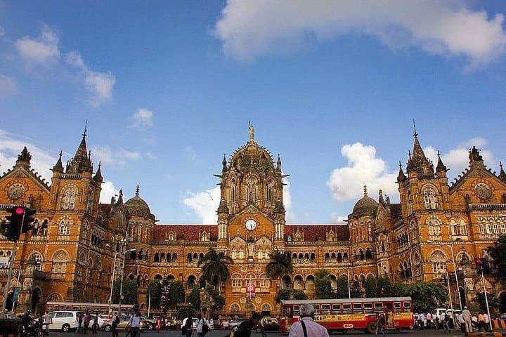 Mumbai Local Train Ride and Dhobi Ghat: Private Half-Day Cultural Tour photo 4