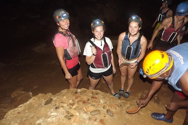 Xunantunich & Nohoch Che’en Cave Tubing: Private Shore Excursion from Belize City photo 5
