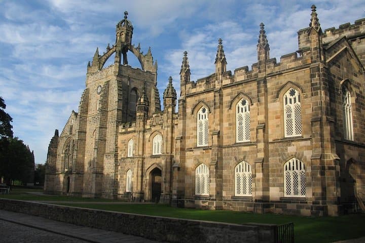 Aberdeen Transfer and Private Guided Tour: Castles, Coast & Distilleries photo 4