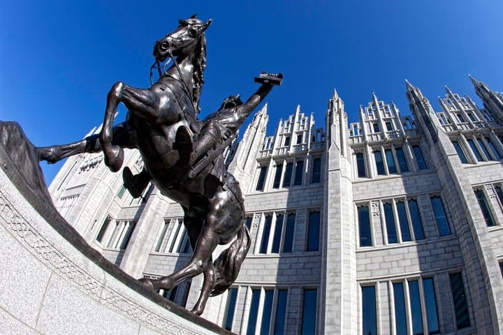 Aberdeen Transfer and Private Guided Tour: Castles, Coast & Distilleries photo 3