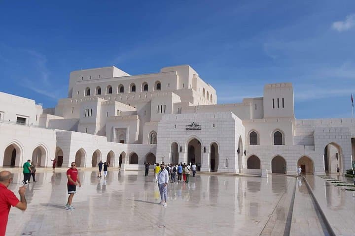 Panoramic Friday Private Tour of Muscat — Mutrah Corniche, Grand Mosque & Royal Opera
