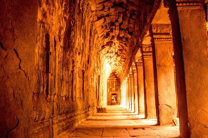 3-Day Angkor Wat Temple Tour from Siem Reap — Bayon, Ta Prohm & Apsara Dinner photo 3
