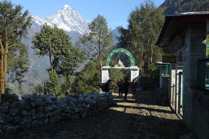 Everest Short Trek: 5-Day Lukla to Namche Panorama photo 3