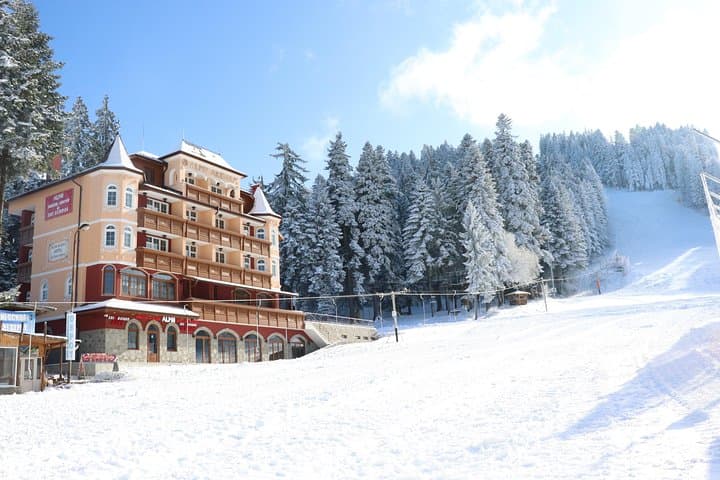 How to Rent Skis in Borovets: 5-Day Equipment Rental on the Rila Slopes photo 3