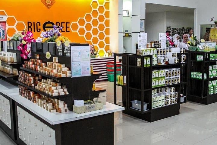 Explore Big Bee Farm Pattaya: Honey Tours, Apitherapy Clinic & Return Transfers photo 2