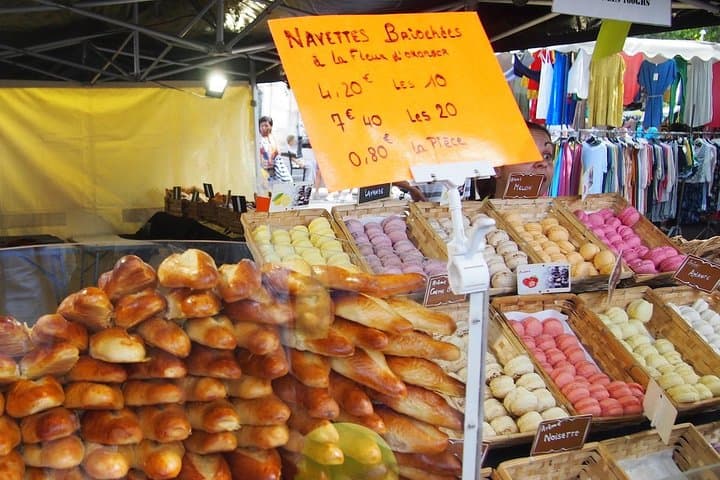 Picturesque Luberon Day Trip from Marseille: Gordes, Roussillon & Fontaine-de-Vaucluse photo 6
