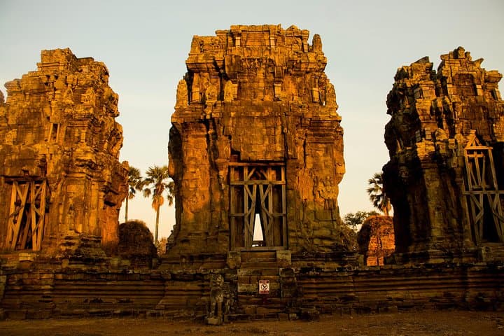 Angkor Wat Full-Day Temple Tour — Angkor Thom, Ta Prohm & Phnom Bakheng Sunset photo 5