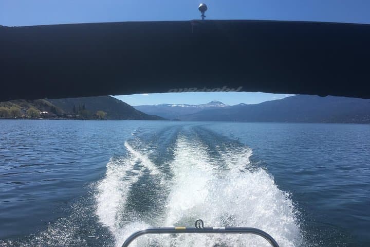 Private Okanagan Pontoon Boat Tour with Lunch in Kelowna photo 3