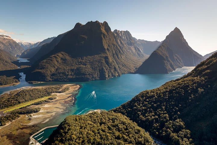 Milford Sound Coach and Nature Cruise with Scenic Flyback from Queenstown photo 2