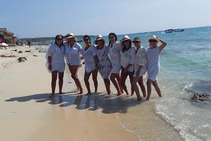 Private Beach Day at Playa Blanca (Isla Barú) — Swim, Sun & Typical Lunch from Cartagena photo 4