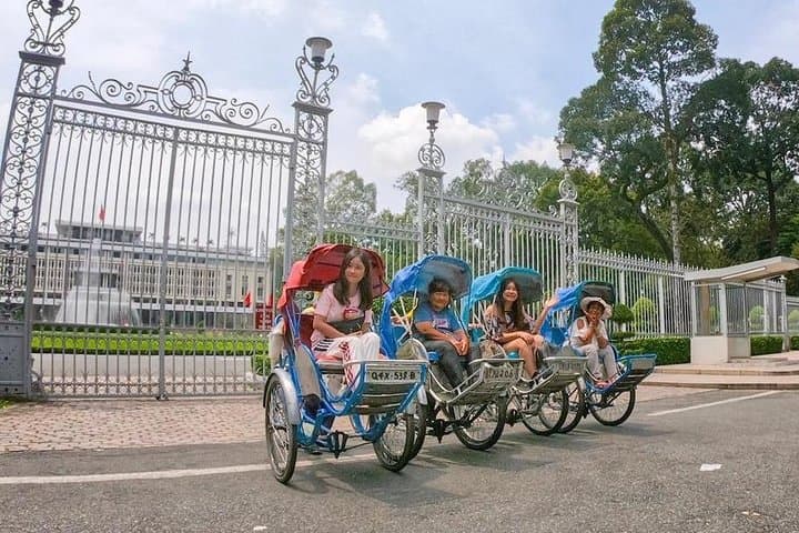 Saigon by Cyclo: 1-Hour Private Ride with Authentic Vietnamese Family Meal