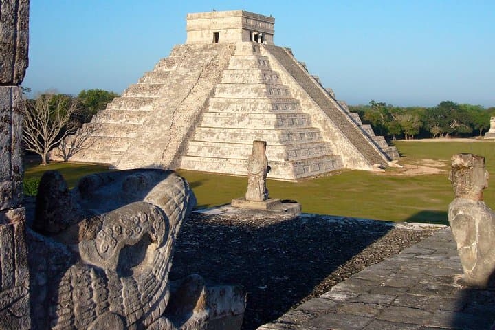 Chichén Itzá Day Tour: Cenote Swim and Valladolid Colonial Walk photo 4