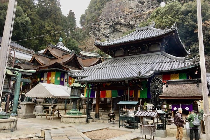 Ikoma Day Hike and Cultural Walk: Private Guided Tour from Osaka