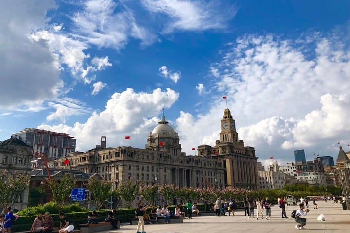 Shanghai Night Cruise on the Huangpu River and Bund Walk with Dinner photo 6