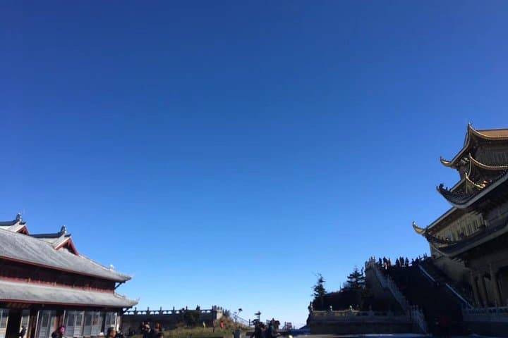 Leshan & Mt Emei: 2-Day High-Speed Train Cultural, Hiking & Sunrise Escape photo 3