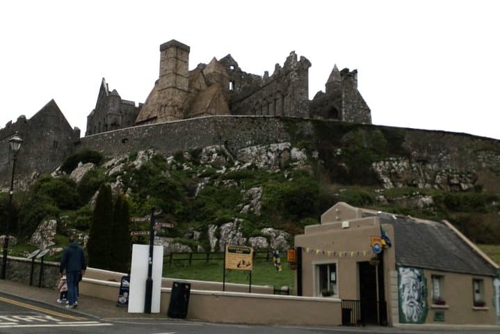 Dublin to Rock of Cashel Private Chauffeur: Full-Day Sightseeing Round Trip photo 1