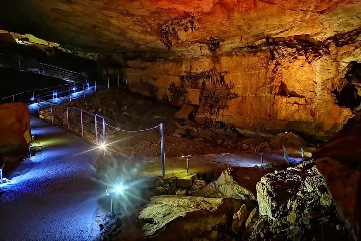 Dubrovnik to Kravice, Vjetrenica & Blagaj: Private Day Tour to Caves and Waterfalls