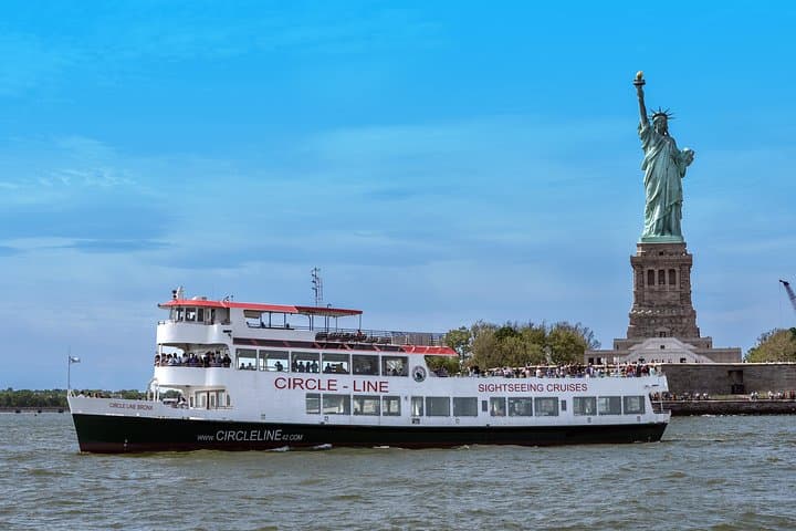 New York City Landmarks Cruise — 1.5‑Hour Circle Line Highlights photo 5