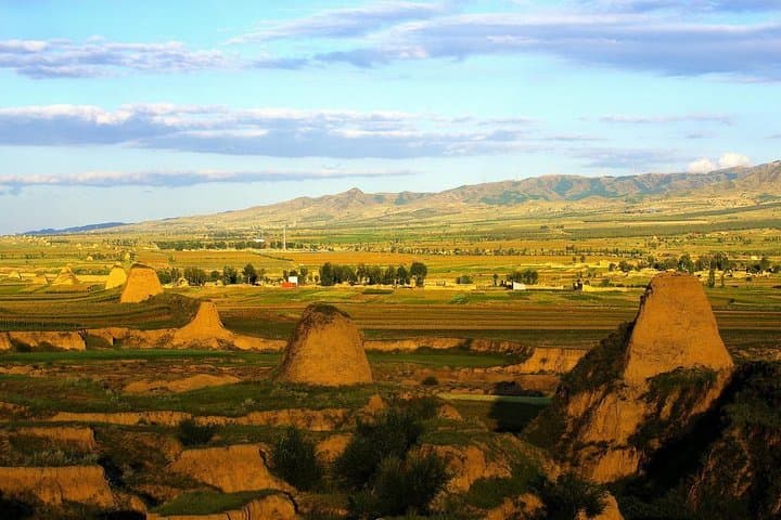 Explore Deshengbu and Zhenchuankou: Private Day Tour from Datong