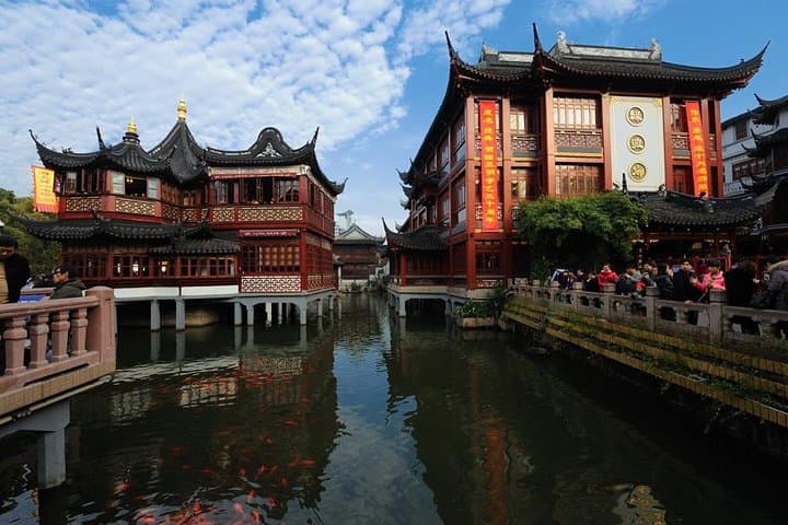 Private Shanghai Walking Tour — Bund, French Concession, Jewish Refugees Museum & Yu Garden