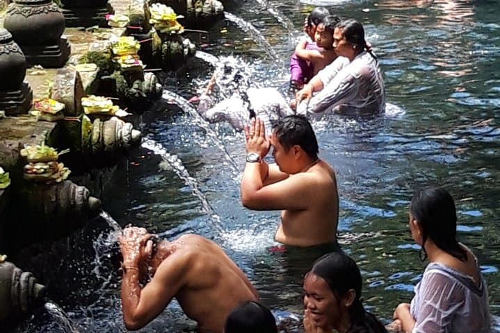 Best of Ubud Tour: Water Temple, Waterfall, Rice Terrace & Jungle Swing photo 1