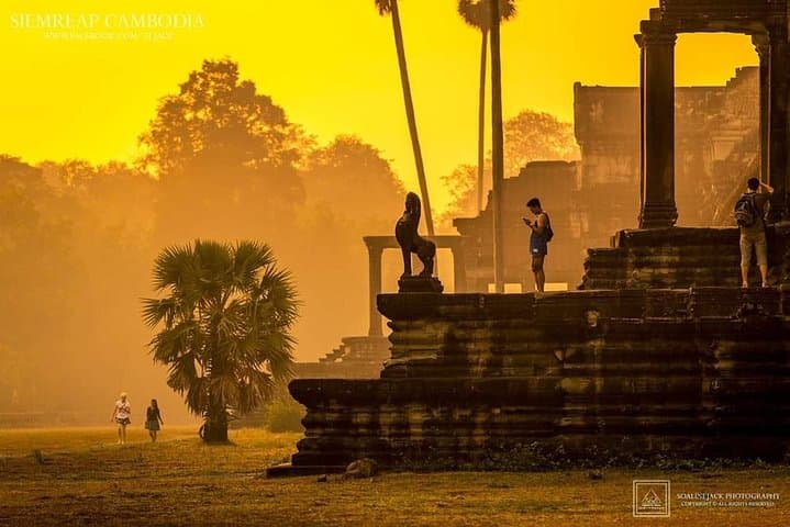 Ultimate 2-Day Angkor Wat Sunrise Adventure with Local Guide