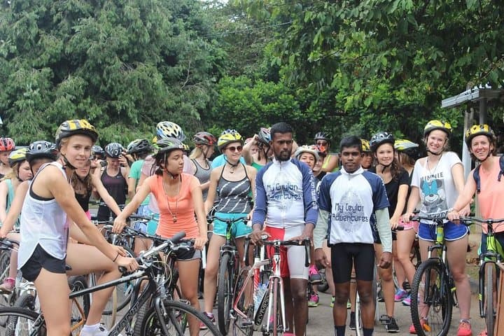 Countryside Cycling Tour from Colombo — 24 km Through Wetlands, Paddy Fields & Kelaniya Temple photo 4