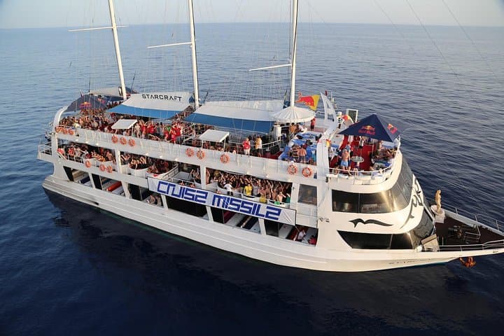 Alanya Night Disco Boat Cruise: Foam Party, DJ & Fire Show photo 4