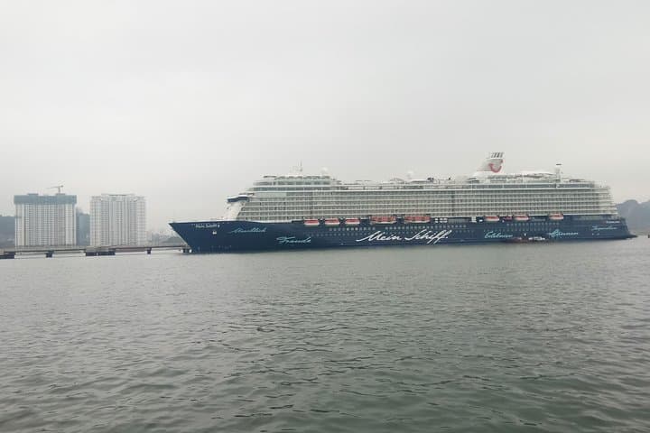 Private Ha Long Bay Day Trip from Hanoi — Cruise, Caves & Kayaking photo 6