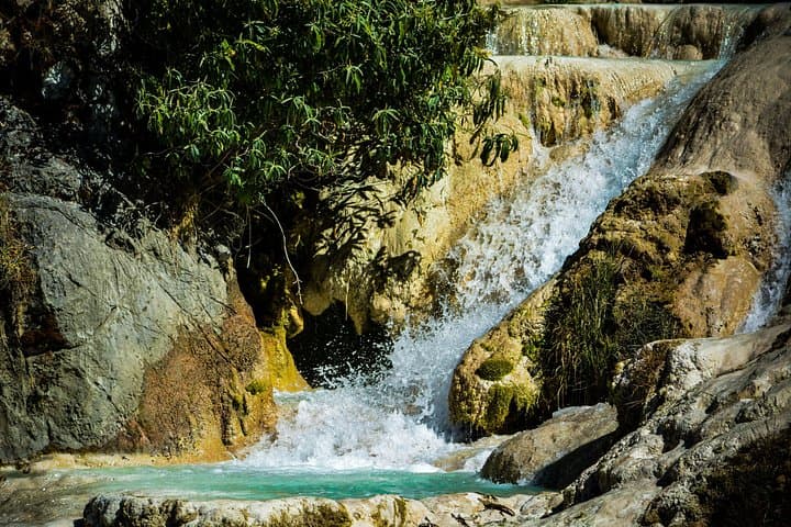 Millpu's Turquoise Pools & Vilcashuamán: 3-Day Ayacucho Adventure photo 4