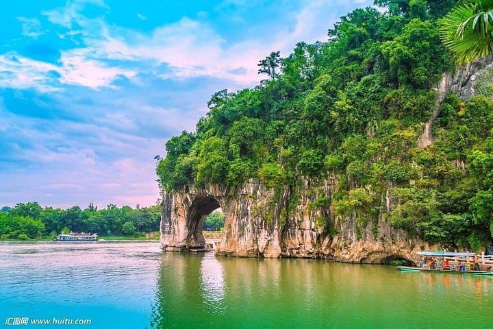 Guilin in Two Days: Li River Cruise, Reed Flute Cave & Yangshuo Countryside photo 4
