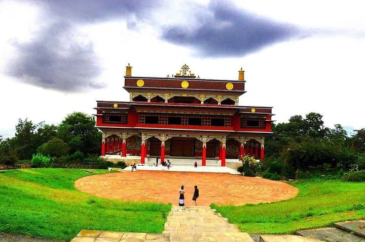 Half-Day Kopan Monastery and Boudhanath Stupa Tour in Kathmandu