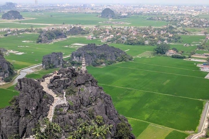 Ninh Binh Day Tour: Hoa Lu, Trang An Boat Trip & Mua Cave Viewpoint photo 4