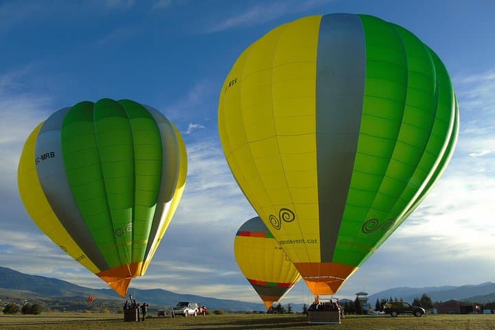 Private Hot Air Balloon Flight Near Barcelona: Montserrat, Pyrenees & Costa Brava Views photo 4