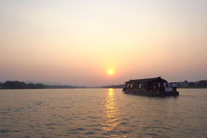 Perfume River Dinner Cruise & Forbidden Purple City Night Visit in Hue